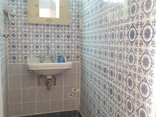 Stathis : photo 1 de la chambre chambre double standard avec salle de bains commune