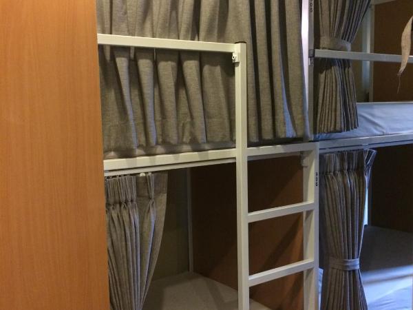 VX The Fifty : photo 6 de la chambre lits superposés dans dortoir mixte (lit supérieur)