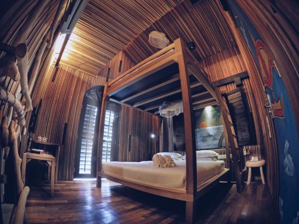 The Happy 8 Retreat @ Old Town Ipoh : photo 1 de la chambre chambre familiale avec balcon
