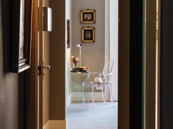 Dear Lisbon - Gallery House : photo 2 de la chambre chambre double ou lits jumeaux ville