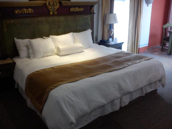 Howard Johnson by Wyndham Morelia Calle Real : photo 7 de la chambre chambre lit king-size - non-fumeurs