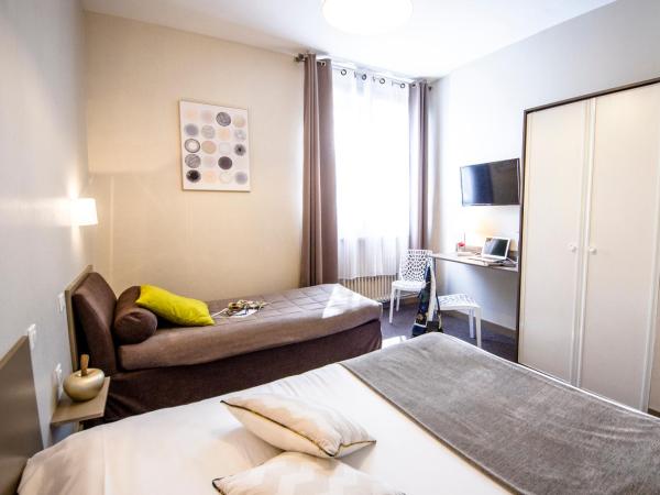 Hotel De La Pommeraie : photo 8 de la chambre chambre triple