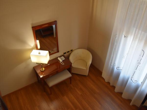 Hotel Centrum : photo 4 de la chambre suite