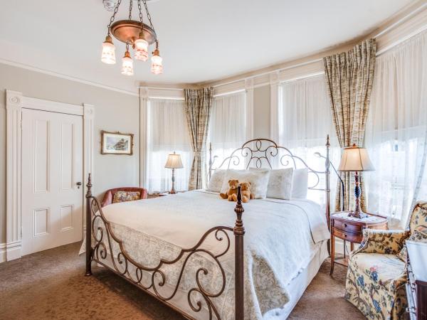 O Canada House Bed & Breakfast : photo 1 de la chambre chambre lit king-size