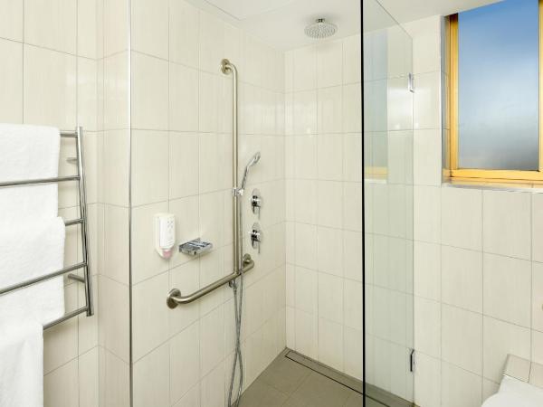 Atlantic Tower Motor Inn : photo 1 de la chambre chambre lit queen-size avec balcon - accessible aux personnes à mobilité réduite