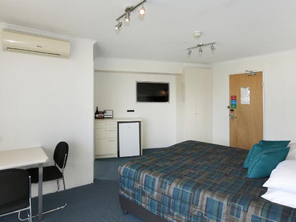 Atlantic Tower Motor Inn : photo 9 de la chambre chambre lit queen-size avec balcon - accessible aux personnes à mobilité réduite