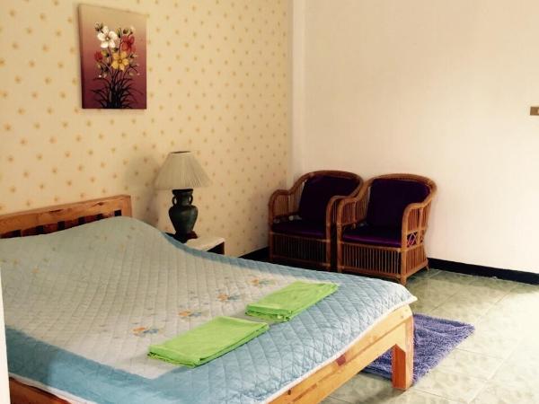 Wiang Inn Mansion : photo 3 de la chambre chambre double avec balcon