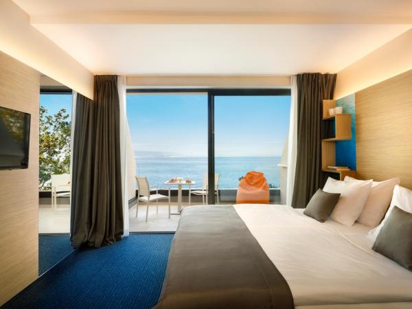 Hotel Ičići - Liburnia : photo 1 de la chambre chambre double ou lits jumeaux supérieure avec balcon - vue sur mer