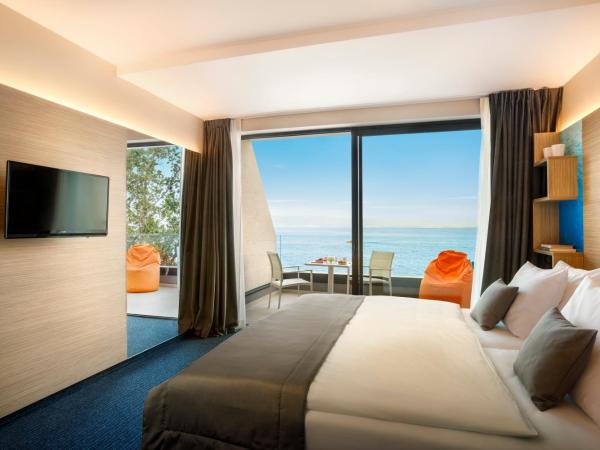 Hotel Ičići - Liburnia : photo 4 de la chambre chambre double ou lits jumeaux supérieure avec balcon - vue sur mer