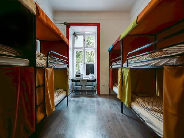 Pal's Mini Hostel : photo 3 de la chambre lit dans dortoir mixte de 8 lits 