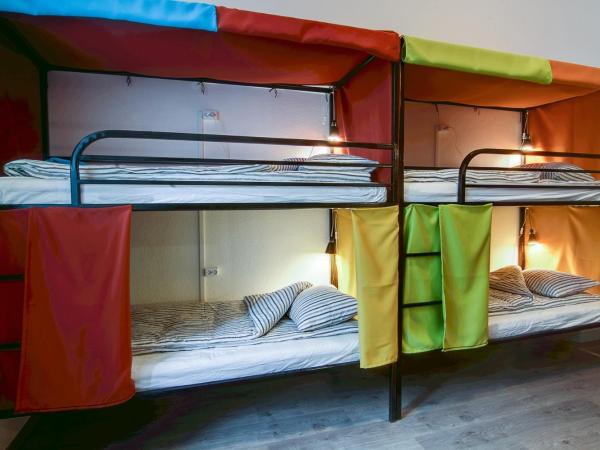 Pal's Mini Hostel : photo 2 de la chambre lit dans dortoir mixte de 8 lits 
