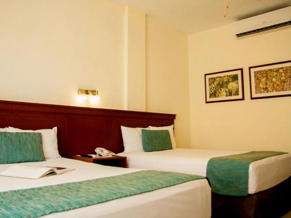 Mesón de la Luna Hotel & Spa : photo 1 de la chambre deluxe room with mini refrigerator and garden view, 2 double beds