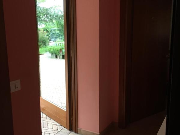 Agriturismo Da Ninoti : photo 2 de la chambre chambre lits jumeaux - vue sur jardin