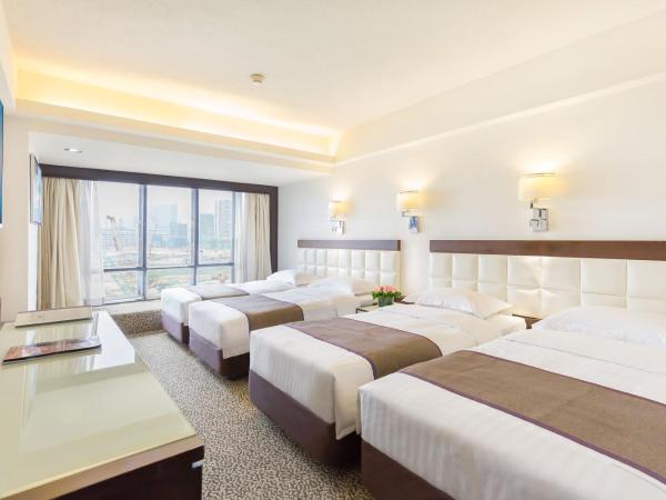 Regal Oriental Hotel : photo 3 de la chambre chambre familiale (4 adultes) 