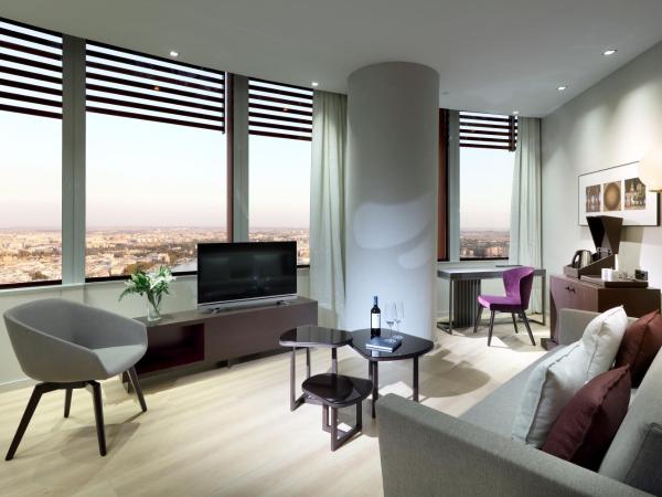 Eurostars Torre Sevilla : photo 3 de la chambre suite junior - vue sur ville 