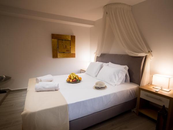 Kratiras View Luxury Suites : photo 3 de la chambre suite supérieure avec bain à remous - vue sur caldera