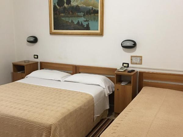 Hotel Dora : photo 2 de la chambre chambre triple