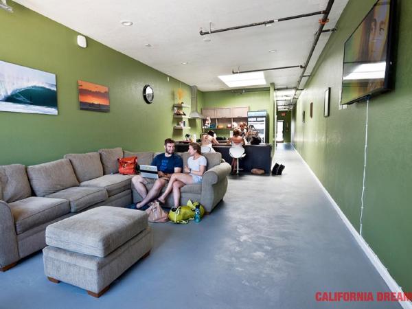 California Dreams Hostel - Pacific Beach : photo 4 de la chambre lit dans dortoir mixte de 14 lits