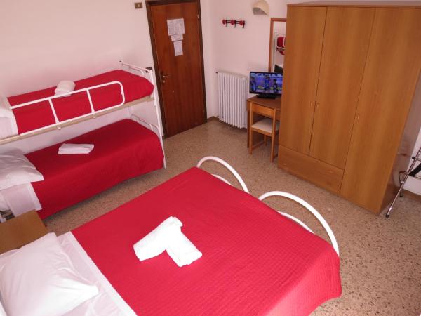 Hotel Gemini : photo 5 de la chambre chambre quadruple Économique