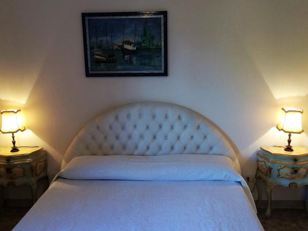 B&B Pergolesi : photo 6 de la chambre chambre double ou lits jumeaux - vue sur montagnes