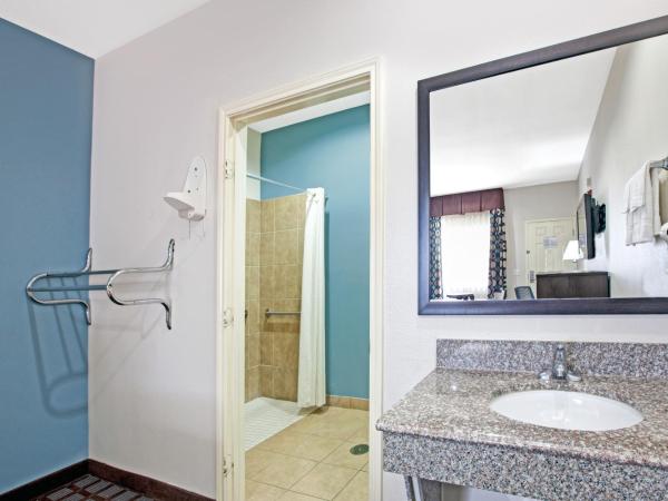 Super 8 by Wyndham Houston North I-45 : photo 4 de la chambre chambre double deluxe avec 2 lits doubles - non-fumeurs