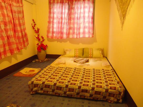 Baanchaokoh Homestay : photo 1 de la chambre petite chambre double