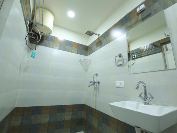 Blue Beds Hostel : photo 7 de la chambre chambre double lit queen-size avec balcon