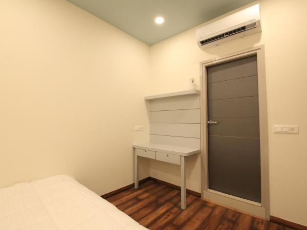 Blue Beds Hostel : photo 5 de la chambre chambre double lit queen-size avec balcon