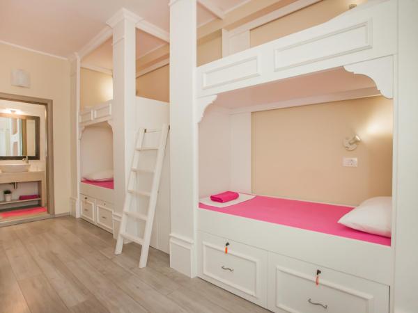 Hostel Splendido : photo 5 de la chambre lit simple dans dortoir de 8 lits