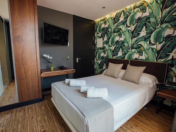 Málaga Premium Hotel : photo 1 de la chambre chambre simple avec balcon