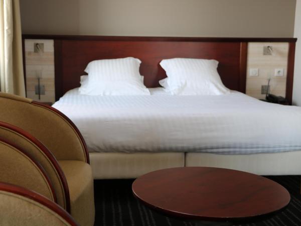 La Mere Champlain : photo 2 de la chambre chambre double standard - vue sur mer ou port