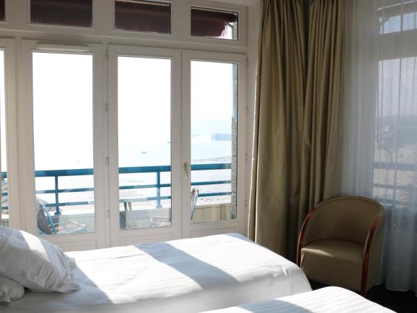 La Mere Champlain : photo 4 de la chambre chambre double supérieure avec balcon - vue sur mer