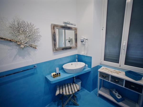 Echi del Mare : photo 9 de la chambre chambre lit king-size deluxe