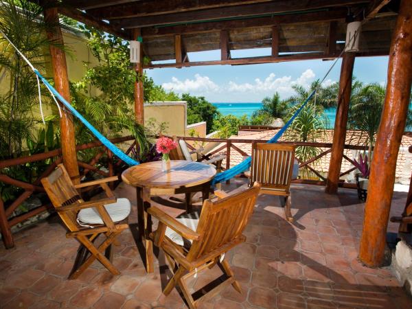 Hotel La Joya Isla Mujeres : photo 2 de la chambre chambre avec 2 grands lits queen-size