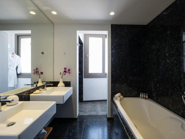 Aquila Atlantis Hotel : photo 2 de la chambre suite junior - vue sur port