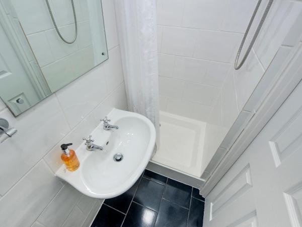 Number 17 Bath : photo 6 de la chambre chambre double