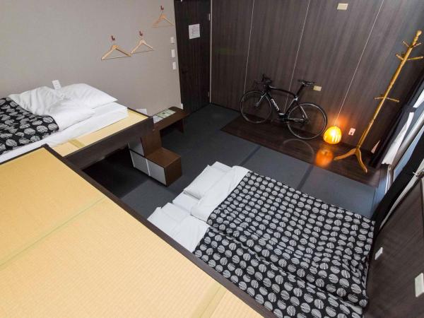 Fujitaya BnB : photo 6 de la chambre chambre familiale avec salle de bains commune