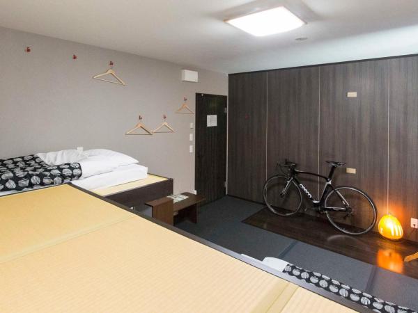 Fujitaya BnB : photo 5 de la chambre chambre familiale avec salle de bains commune