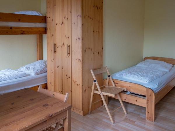 Hostel Louise 20 : photo 2 de la chambre lit superposé dans dortoir mixte