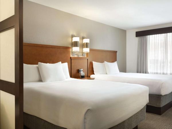 Hyatt Place Portland Airport/Cascade Station : photo 6 de la chambre chambre avec 2 lits queen-size et canapé-lit - Étage supérieur