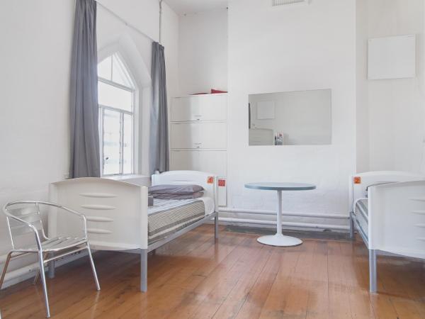 Jailhouse Accommodation : photo 4 de la chambre lit dans dortoir 6 lits