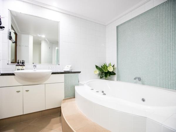 Port Douglas Peninsula Boutique Hotel - Adults Only Haven : photo 4 de la chambre ocean view suite - free wifi & parking