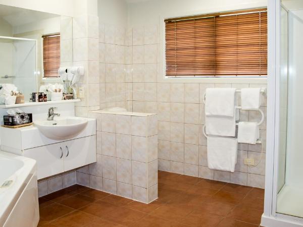 Baycrest Thermal Lodge : photo 4 de la chambre chambre familiale avec balcon