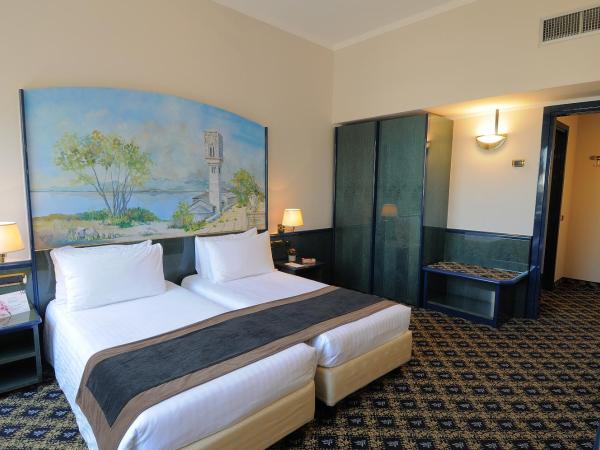 iH Hotels Milano Ambasciatori : photo 2 de la chambre chambre lits jumeaux supérieure