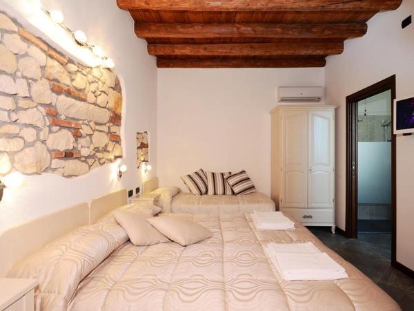 CQ Rooms Verona : photo 6 de la chambre chambre triple avec salle de bains privative