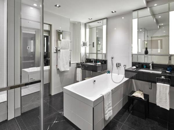 Sofitel Frankfurt Opera : photo 4 de la chambre suite lit king-size supérieure