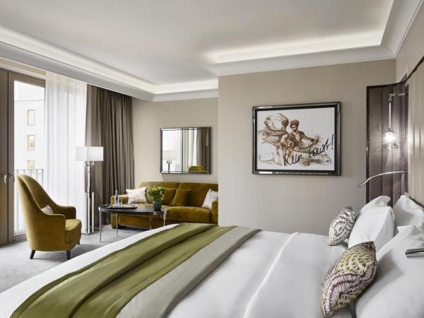 Sofitel Frankfurt Opera : photo 1 de la chambre suite junior avec lit king-size 