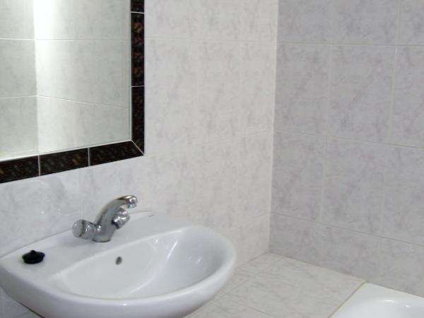 Hostal La Pilarica : photo 6 de la chambre chambre double avec balcon