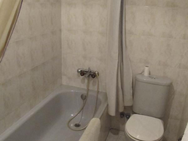 Hostal La Pilarica : photo 4 de la chambre chambre triple Économique