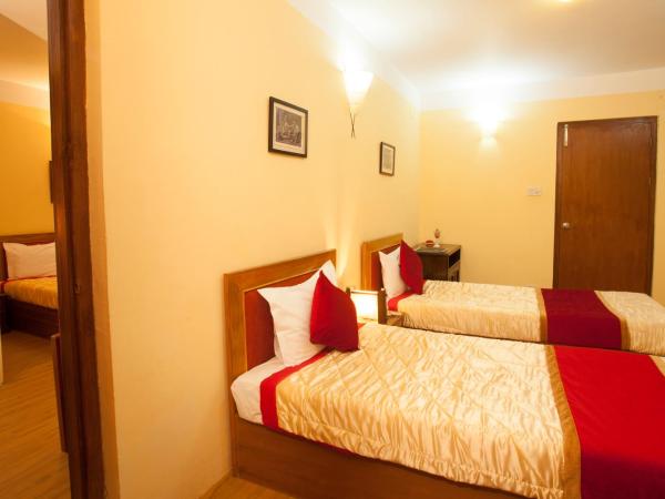 Royal Astoria Hotel : photo 2 de la chambre chambre quadruple